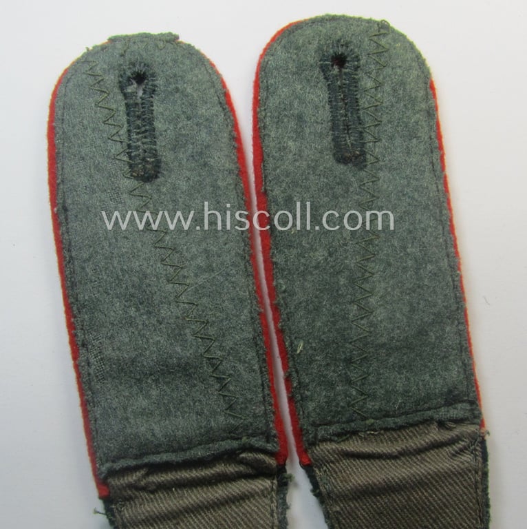 Pair of early-war-period, WH (Heeres) 'M40'-pattern, neatly 'cyphered' NCO-type shoulderstraps as intended for a: 'Soldat u. Mitglied des Artillerie-Rgts. 42'