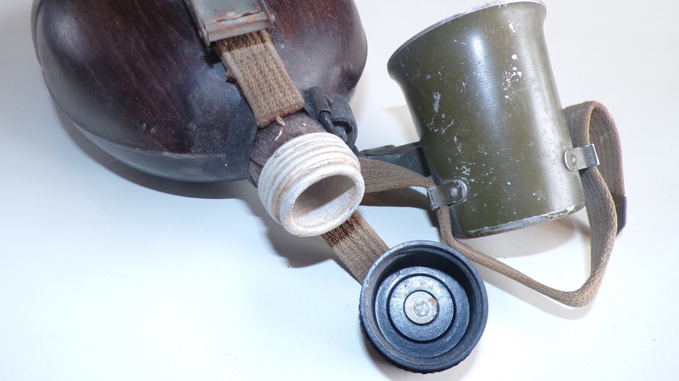 M31 "Coconut" canteen (Kokosnuss-Feldflasche)
