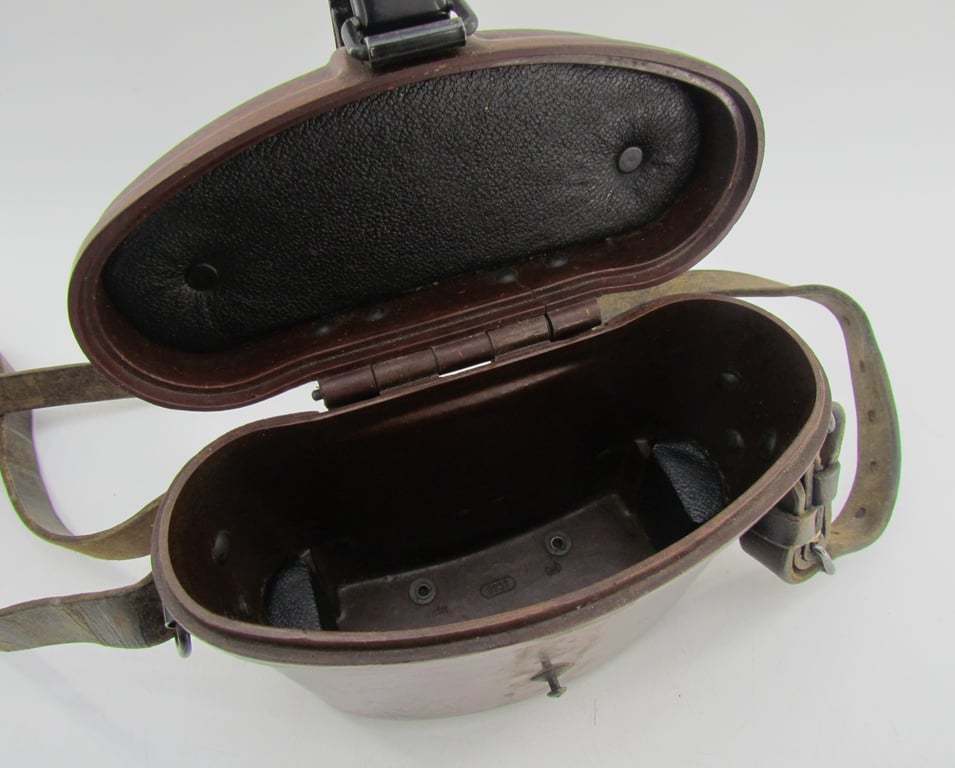 Red-Brown Bakelite 6x30 Dienstglas Case with original carrying strap