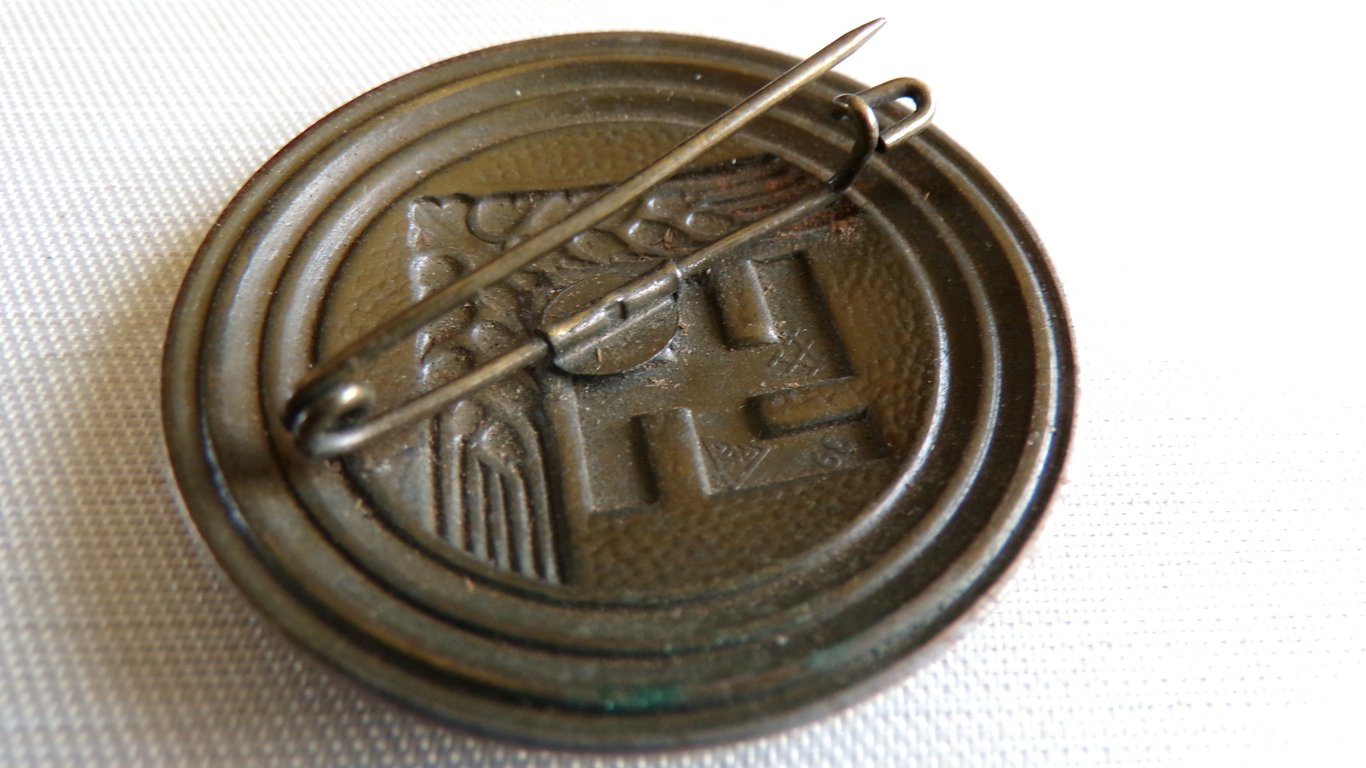 RADwJ Rank Brooch for Arbeitsmaid – 40mm