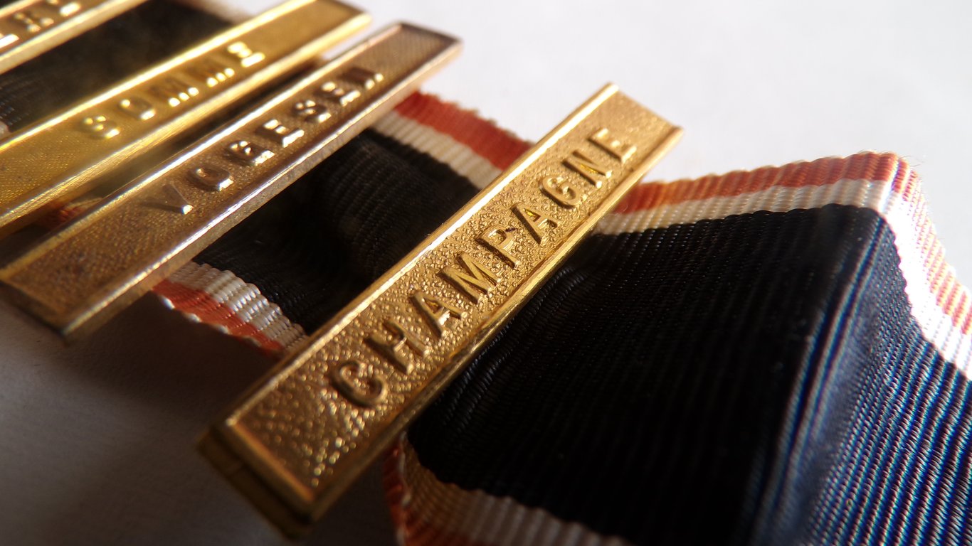 Kyffhäuserbund ribbon with 5 combat clasps