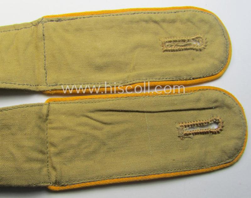 Pair of EM-type, WH (Luftwaffe) 'tropical-issue' shoulderstraps as was intended for usage by a: 'Soldat der Flieger- o. Fallschirmjäger-Trpn.'