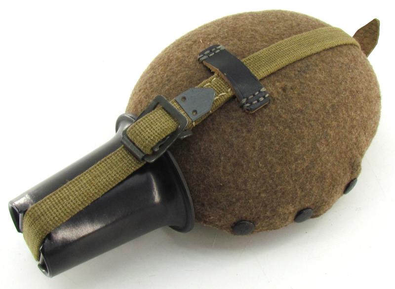 Wehrmacht M31 Canteen with Webbing strap by VDNS42