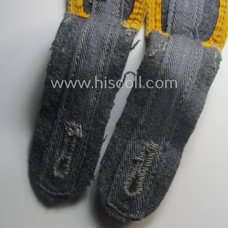 Pair of later-war-period, so-called: 'M44'-pattern, simplified WH (Luftwaffe) EM-type shoulderstraps as was intended for usage by a: 'Soldat der Flieger o. Fallschirm-Trpn.'