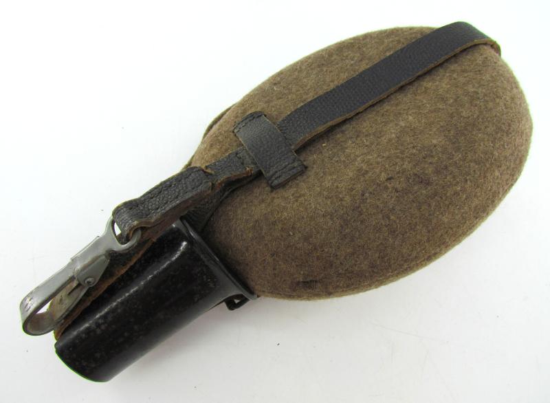 Wehrmacht M31 Canteen by S.K.N.38