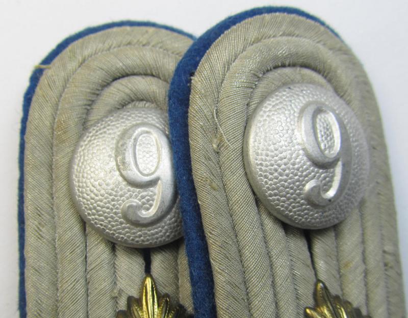 Attractive - and fully matching! - pair of WH (Heeres) neatly 'cyphered', officers'-type shoulderboards as piped in darker-blue-coloured branchcolour as was intended for usage by a: 'Hauptmann u. Arzt' who served within the: 'Sanitäts-Truppen'