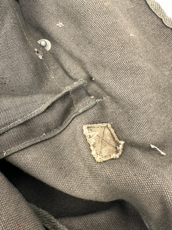 Rare Fallshirmjager gasmask/bag "ebd"