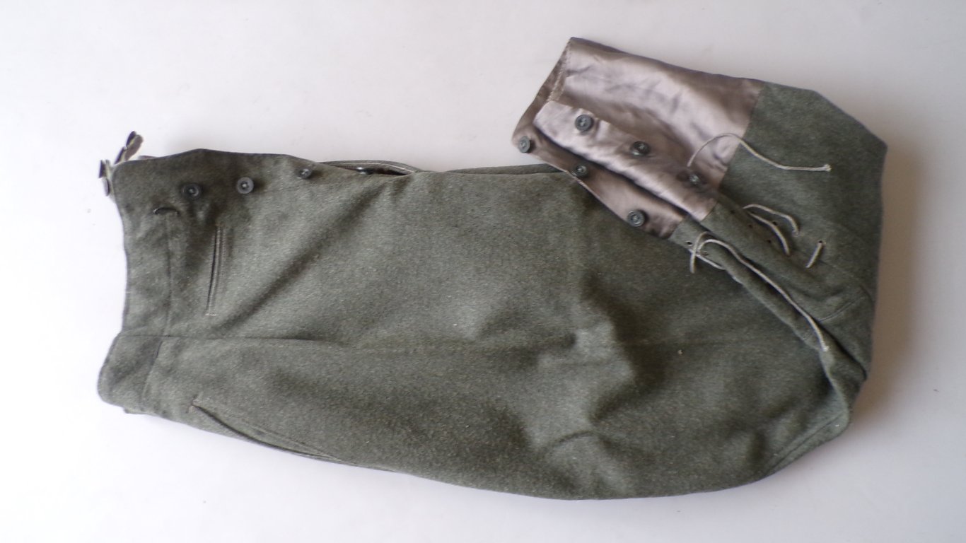Pair of breeches of an artillery Officer