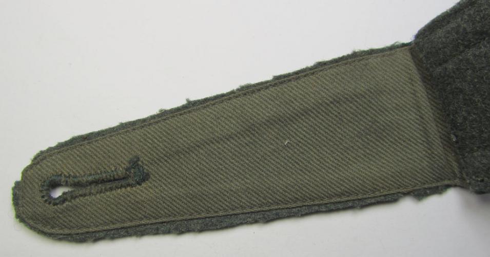 Single, early- (ie. pre-war-) period, WH (Heeres) 'cyphered' (pointed-styled-), NCO-type (ie. 'M36'-pattern-) shoulderstrap, as was intended for usage by an: 'Unteroffizier des Wehr-Ersatzdienstelle im Wehrkreises VI'