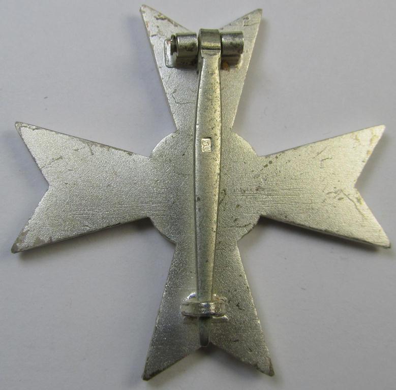 Luxuriously-styled, 'Kriegsverdienstkreuz 1. Klasse ohne Schwertern' being an attractive and maker- (ie. '50'-) marked specimen that is executed in typical, silverish-coloured metal (ie. 'Buntmetall') and that comes in a wonderful condition
