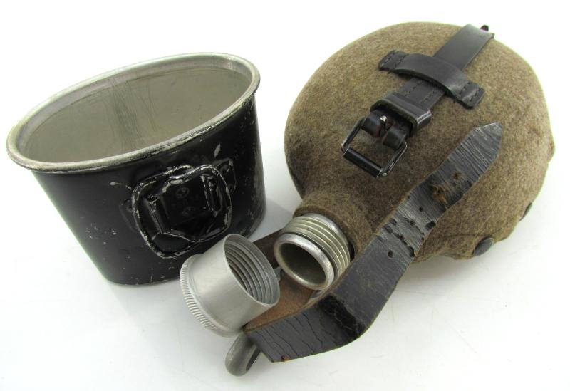 Wehrmacht M31 matching canteen by ESB39