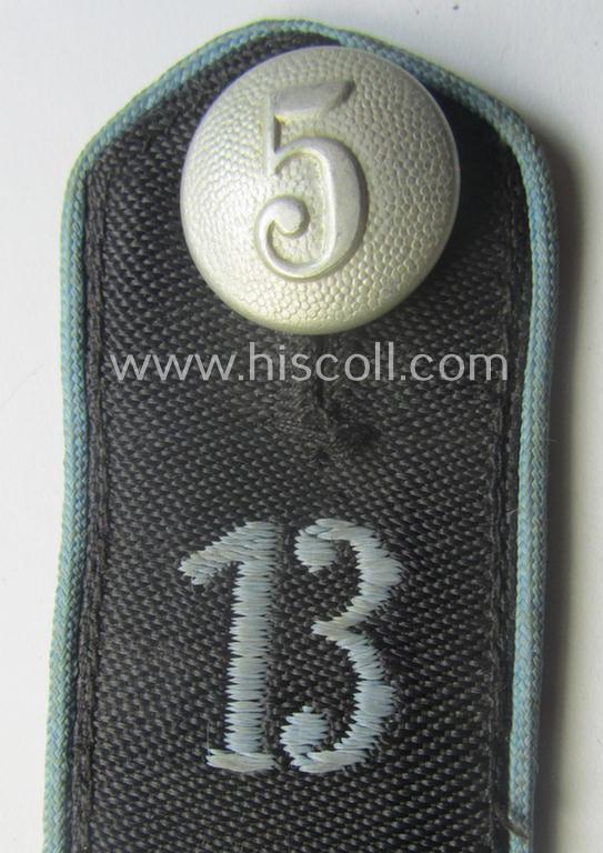 Single - and clearly worn - bright-blue-piped so-called: 'Flieger-HJ'-shoulderstrap as intended for a: 'Hitlerjunge' who served within the 'Bann 13' (Bann 13 = 'Bann Münster-Warendorf' situated in the 'Gebiet West Westfalen')