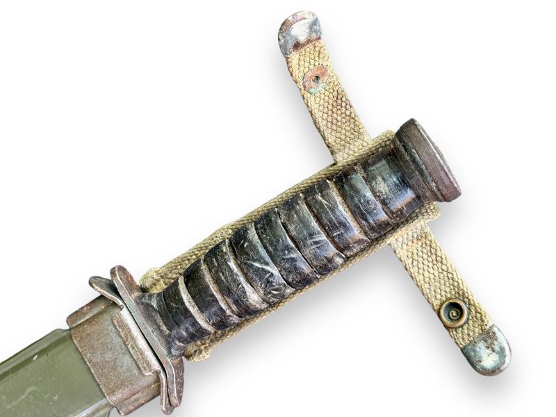 U.S M3 Fighting Knife in M8 Scabbard