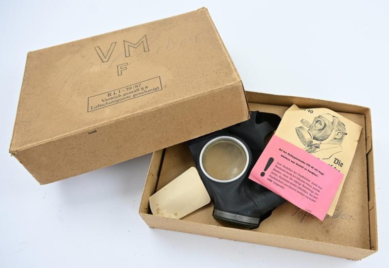German LS M40 Civil Gasmask with Filter in Box