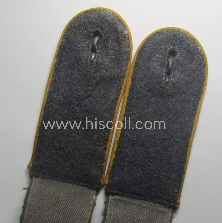 Moderately used- and/or worn, pair of WH (Luftwaffe) EM-type shoulderstraps as intended for usage by a: 'Soldat der Flieger- o. Fallschirmjäger-Trpn.'