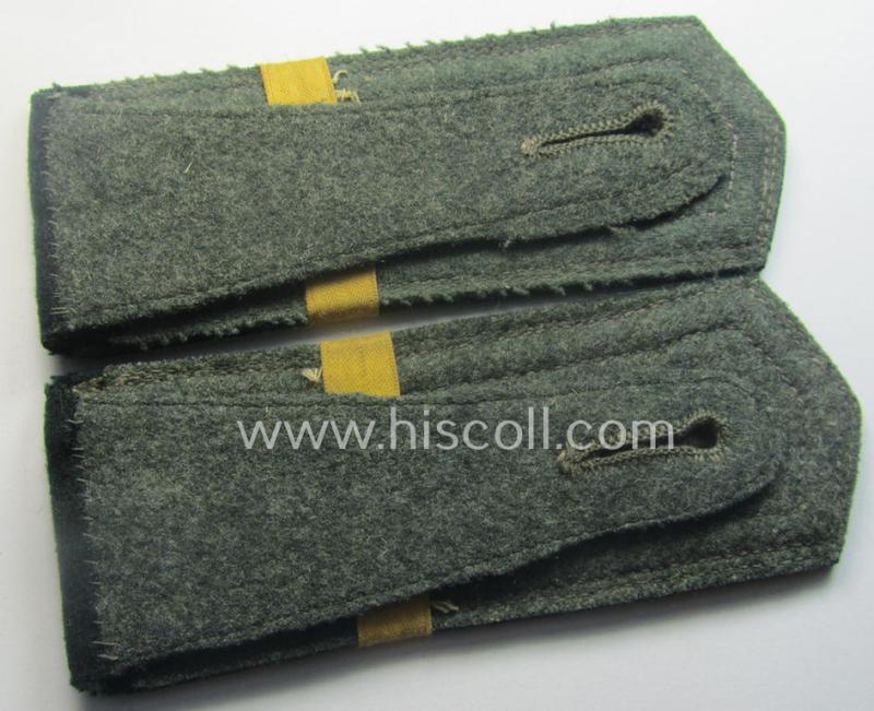 Interesting - and unusually seen! - pair of WH (Heeres) NCO-type shoulderstraps: 'Uffz. eines Infanterie-Rgts.' that comes with a period-attached pair of bright-yellow-coloured so-called: Batt.-designator 'Laschen'