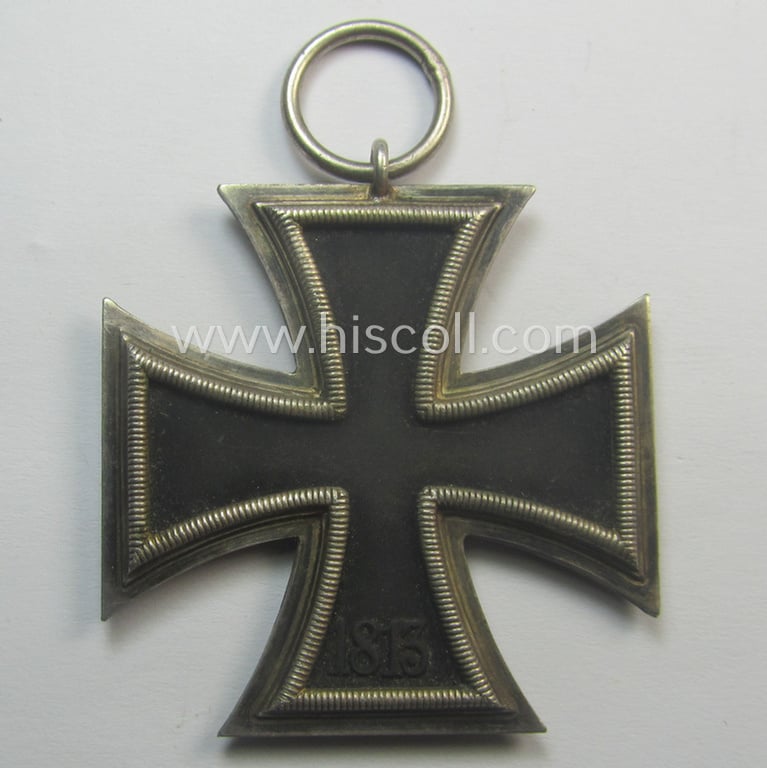 'EKII. Klasse' being a maker- (ie. '65'-) marked example that comes together with its 'Feld- o. Bandspange' and confectioned ribbon (ie. 'Bandabschnitt') by the maker (ie. 'Hersteller'): 'Klein & Quenzer AG'