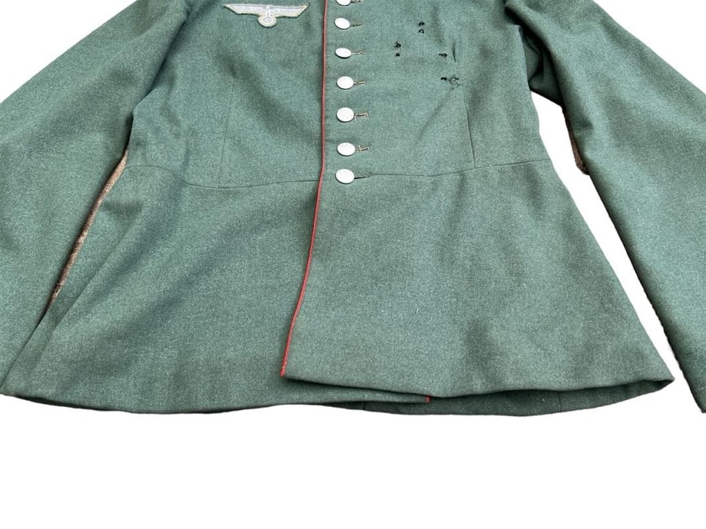 Wehrmacht Heer Artillery Waffenrock in the rank of Oberleutnant