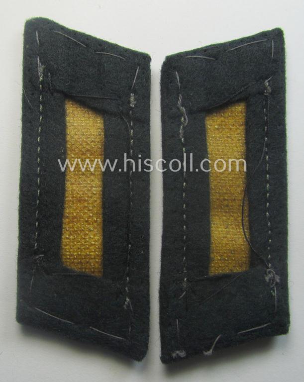 Pair of early-war-period WH (Heeres) 'M40'-pattern collar-patches (ie. 'Einheitskragenspiegel') as piped in the bright-green-coloured branchcolour as intended for usage by a: 'Soldat der Panzergrenadier-Trpn.'
