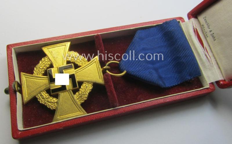 'Treuedienst Ehrenzeichen 1. Klasse' in its maker- (ie. 'Deschler'-) marked etui