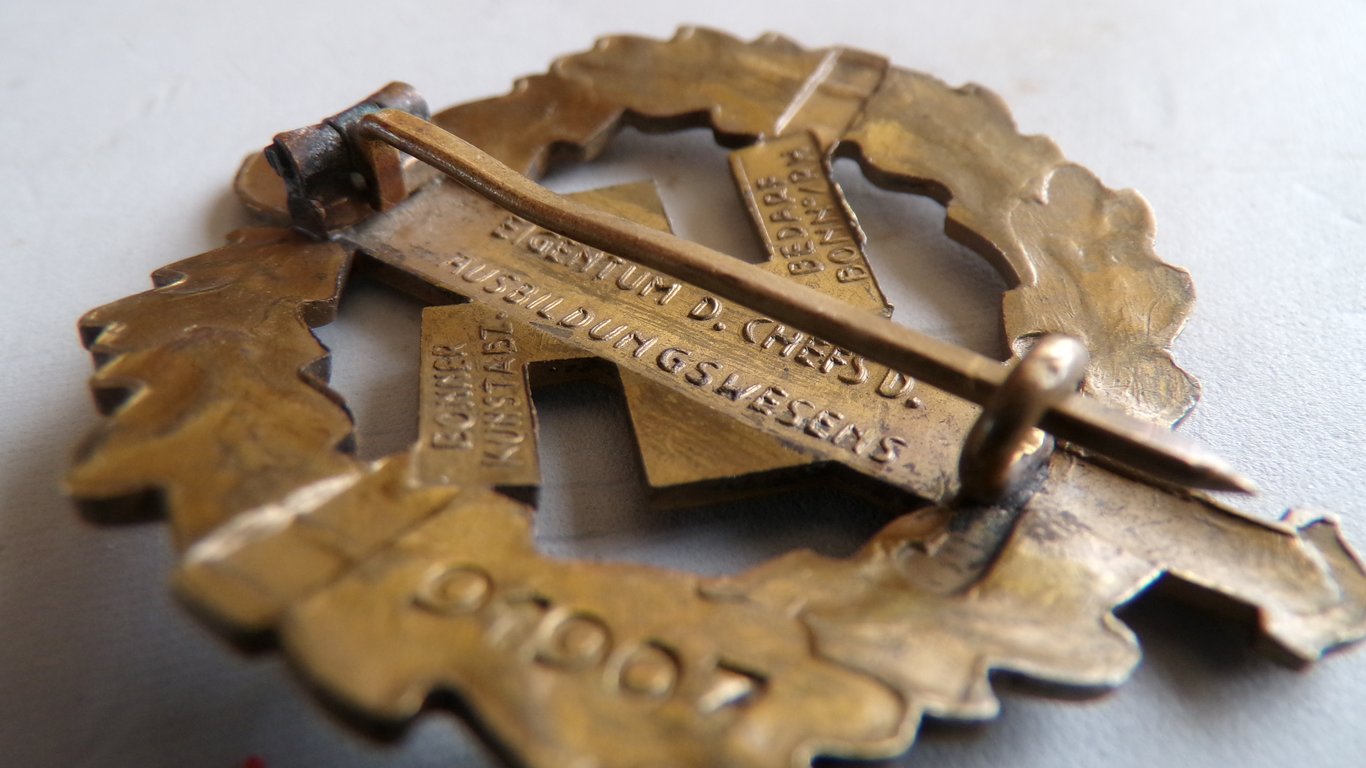 SA Sports Badge in Bronze 2nd Model 1935-1938
