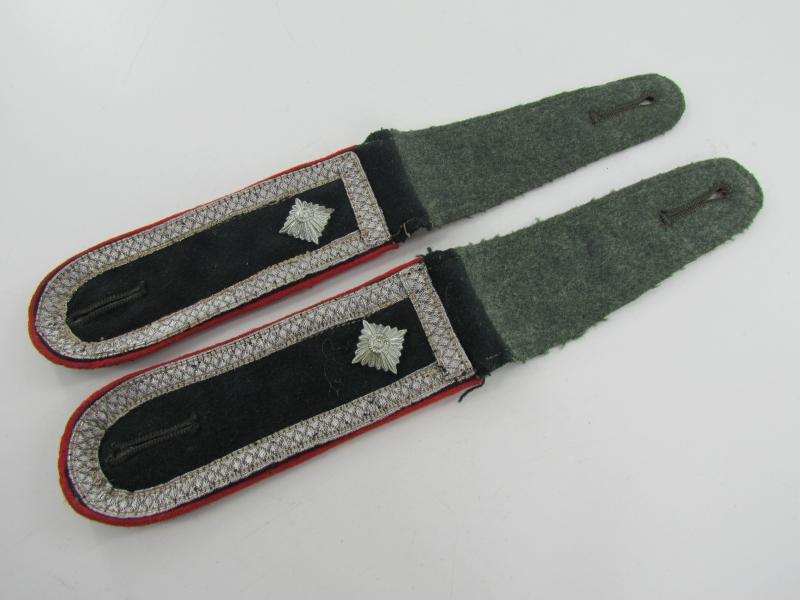 Wehrmacht M36 army (Heer) artillery shoulder boards for a Feldwebel