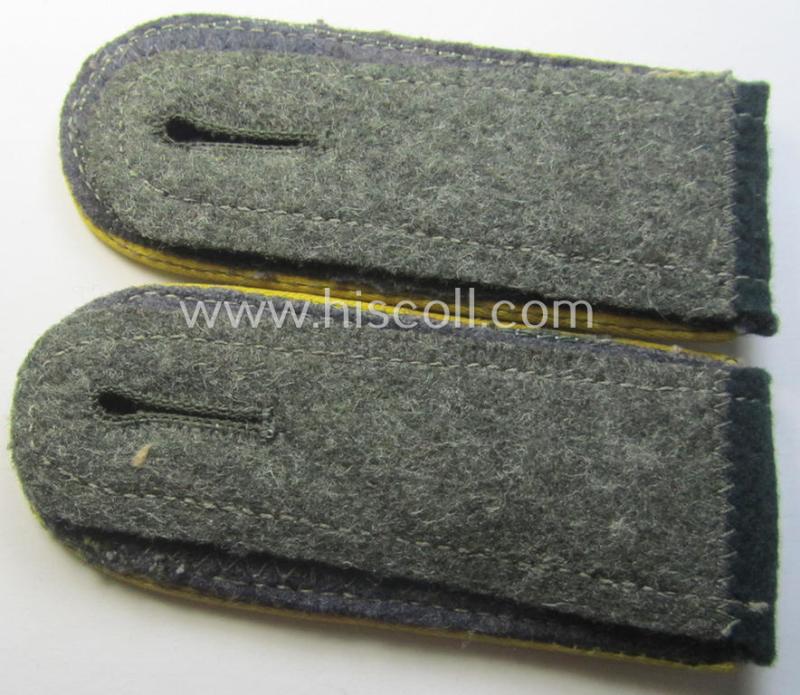 Pair of WH (Heeres) NCO-type shoulderstraps: 'Fwbl. einer Nachrichten-Abtlgs.'