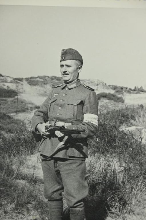 German WW2 Picture of a Wehrmacht Soldier in Holland