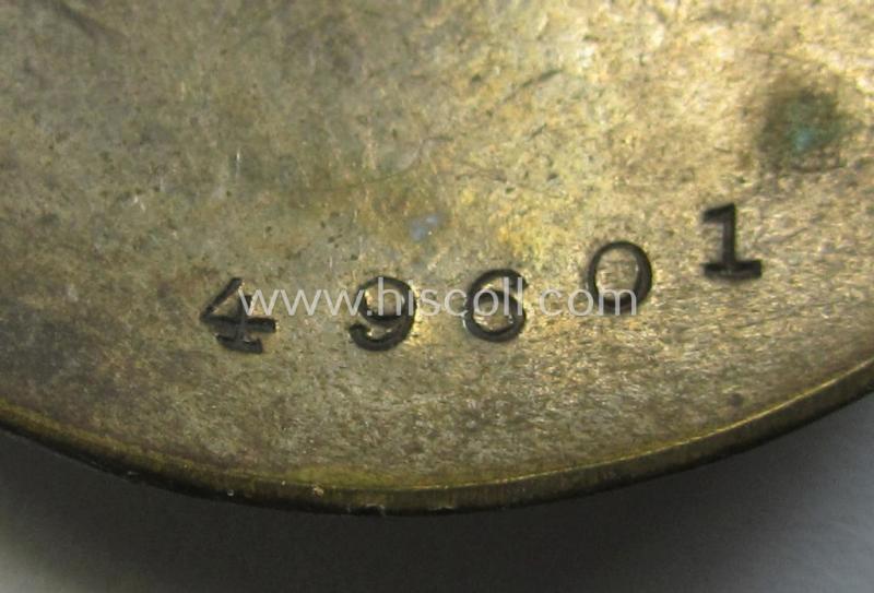 Attractive, 'Deutscher Frauenarbeitsdienst' (or: womens'-labour-service) so-called: 'Dienstbrosche' being a non-maker-marked example as was executed in golden-bronze-toned 'Buntmetall' and bearing a unique serial-number ('49601')