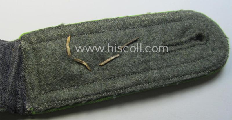 Single, WH (Heeres) early- (ie. mid-) war-period- (ie. 'M40- o. M43'-pattern) NCO-type shoulderstrap: 'Oberfwbl. der Panzer-Grenadier-Trpn.'