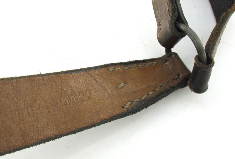 Lightweight ( Luftwaffe ) Y-straps RB Numbered