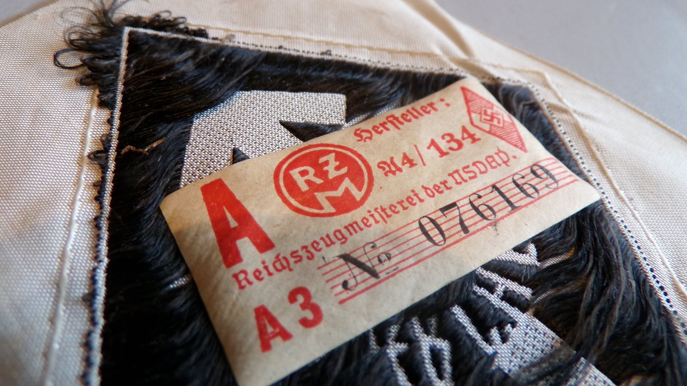 Unissued HJ Proficiency Badge in Black