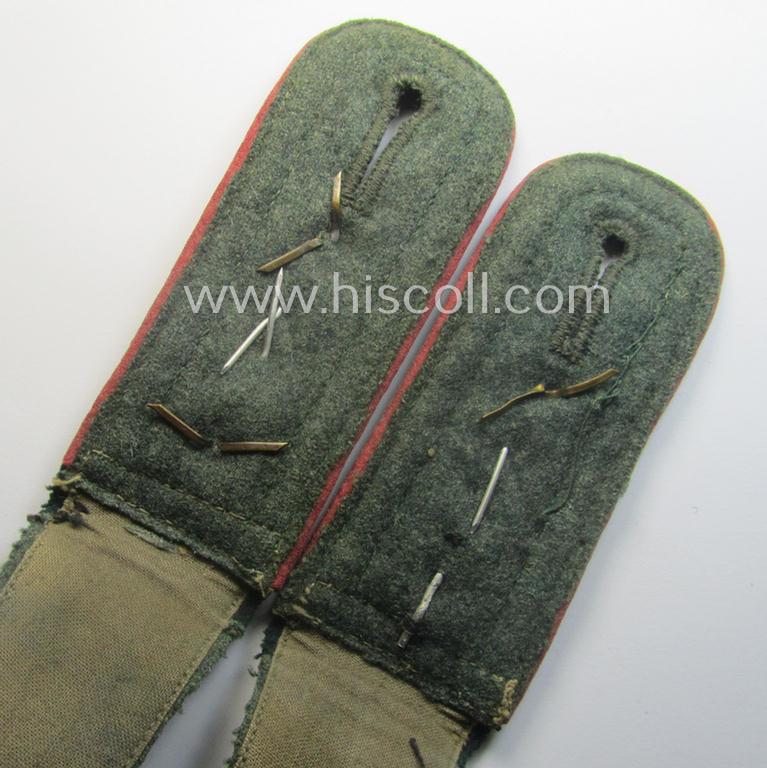 Pair of WH (Heeres) 'M36 o. M40'-pattern, neatly 'cyphered' NCO-type shoulderstraps: 'Oberfeldwebel eines Pz-Jäg.-Abtgs.'