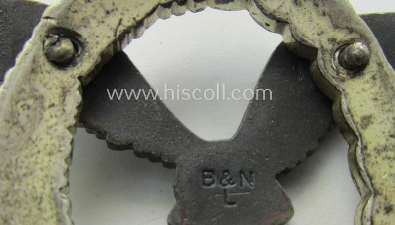 Superb - mid-war-period- and/or typical 'Buntmetall'-based! - WH (Luftwaffe) war-badge (ie. 'LW-Flugzeugführer-Abzeichen' or: pilots'-war-badge) being a clearly 'B&N-L'-marked example that came as issued and/or stored for decades