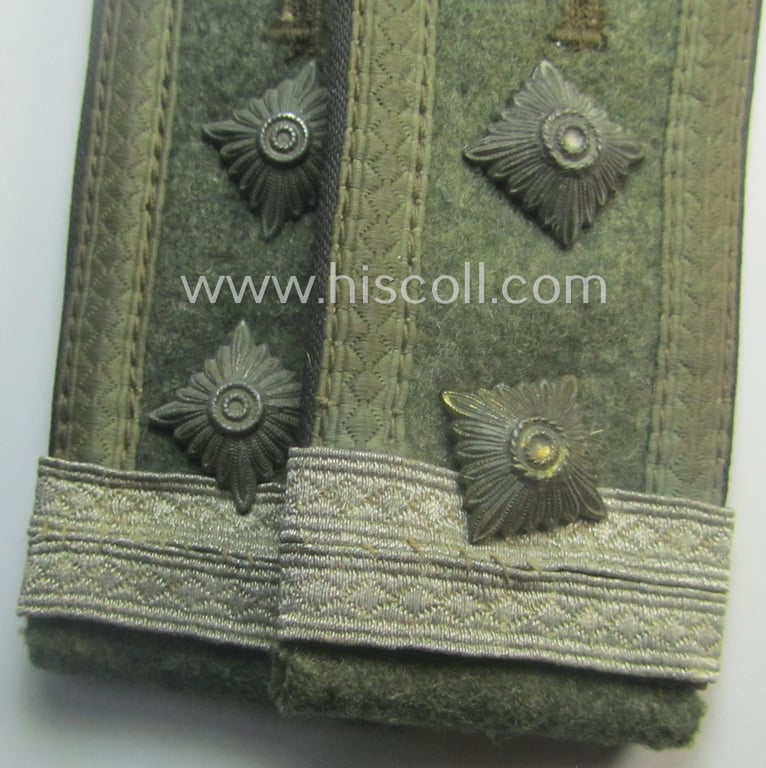 Moderately used - typically mid-war-period and/or fully matching! - pair of so-called: 'M43'-pattern, WH (Heeres) NCO-type shoulderstraps: 'Oberfeldwebel u. Offiziersanwärter der Pionier-Trpn.'