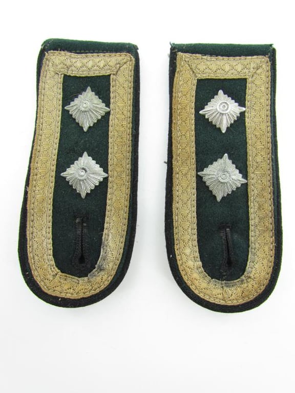 Wehrmacht (Heer) M36 Pioneer shoulder boards for ‘Oberfeldwebel’