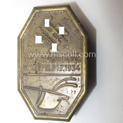 Unusually found, golden-bronze-toned 'Reichsnährstand'- (ie. 'RNSt.'-) related day-badge...