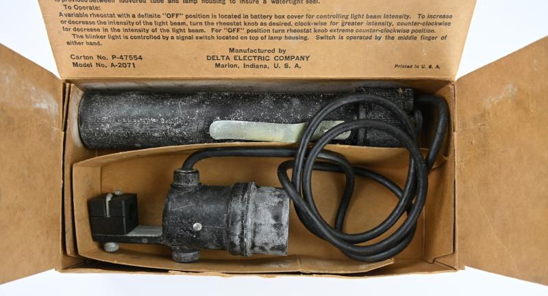 US Navy WW2 Blinker Binoculair Light in Case