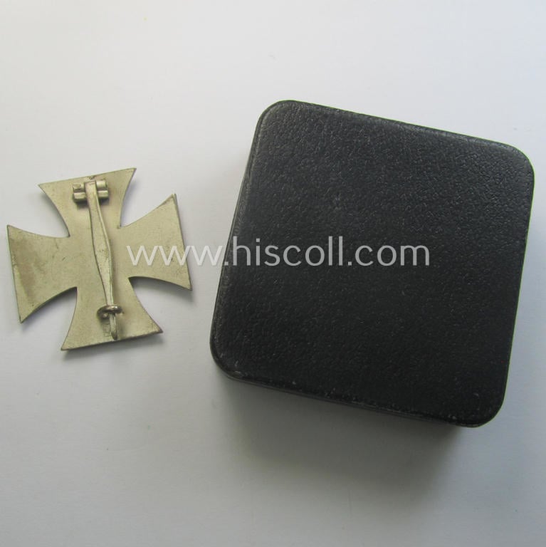 Superb, 'EK1.Kl.' (or: Iron Cross 1st class) being a neatly maker- (ie. 'L/11'-) marked example by the (desirable!) 'Hersteller' (ie. maker): 'Wilhelm Deumer' and that comes in its period, 'LDO'-marked etui