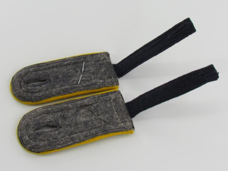 Luftwaffe Shoulder boards for "Feldwebel" flight / paratrooper