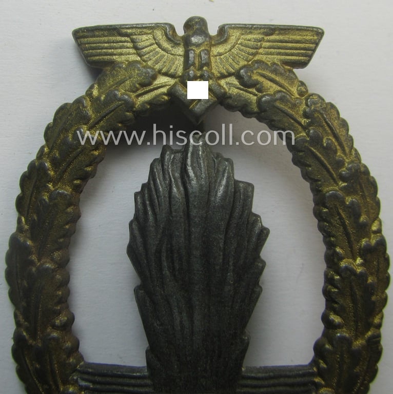 WH (KM) 'Kriegsabzeichen für Minensuch-, U-Boot-Jagd und Sicherungs-Verbände' being a typical non-maker-marked, 'Feinzink'-based example as was produced by a (by me) unidentified maker (ie. 'Hersteller')