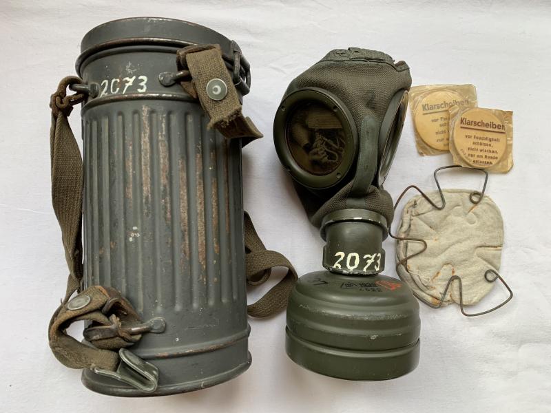 Short Field-Grey Painted Gasmask in Canister