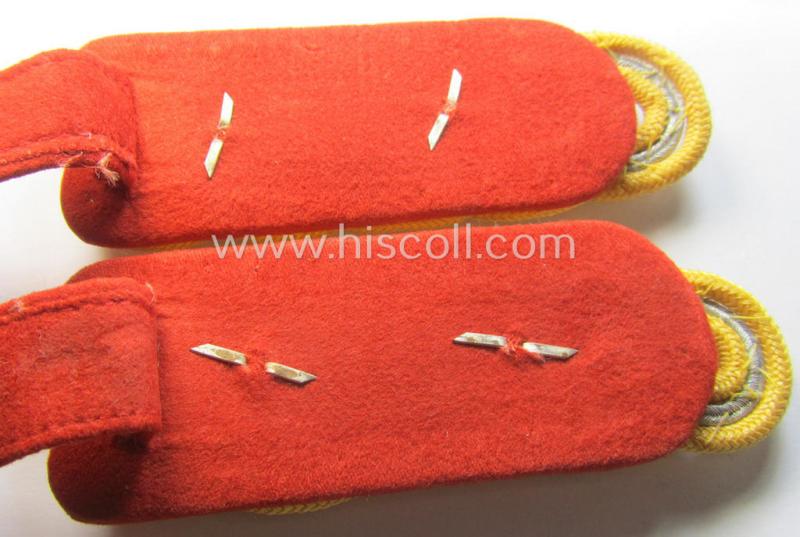 Pair of WH (Heeres) general-officers'-pattern shoulderboards: 'General der Infanterie' (etc.)