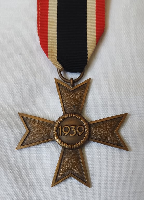 Medal set: KvK 2. 'Klasse ohne Schwerten' (War merit cross without swords)