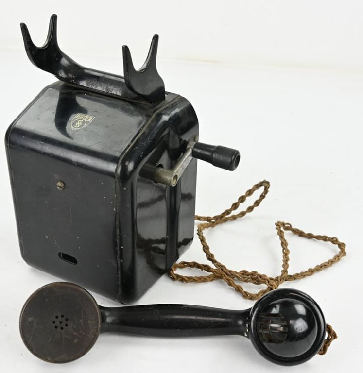 German WW2 Period Telephone 'Siemens & Halske'
