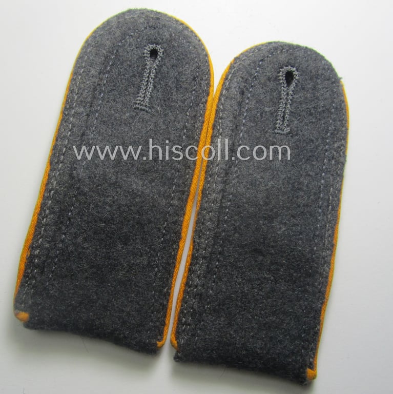 Superb pair of WH (Luftwaffe) NCO-type shoulderstraps: 'Feldwebel der Flg. o. FJ-Trpn.'