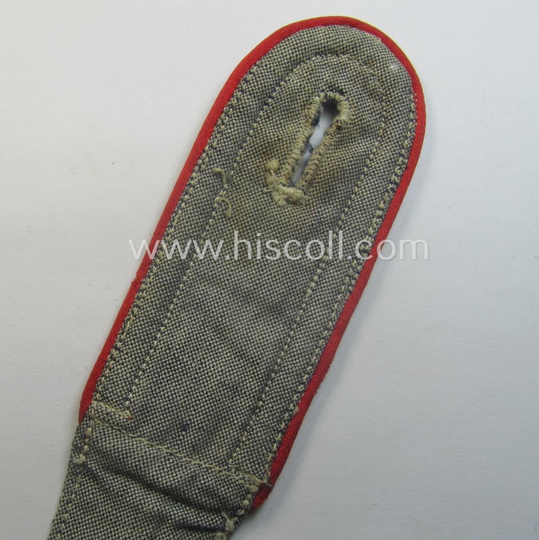 Single, WH (LW) 'blaumelliertes' shoulderstrap: 'Unterwachtmeister Flak-Art.Trpn.'