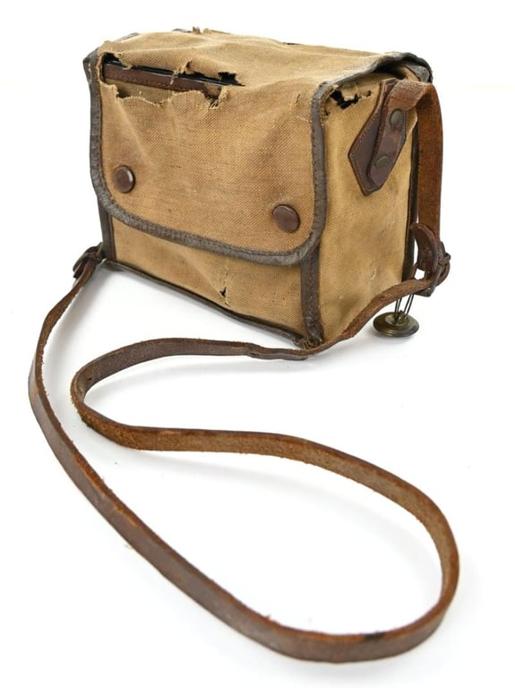 Canadian WW1 Camera with Carrying Case