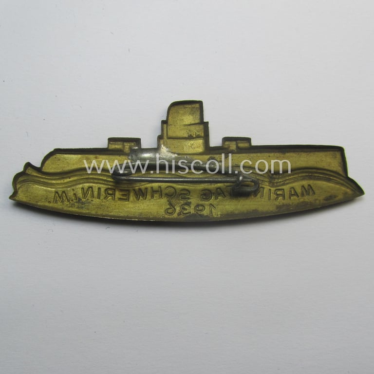 Commemorative - and scarcely found! - WH (Kriegsmarine) related 'tinnie' (ie. 'Tagungs- o. Veranstaltungsabzeichen'-) being a non-maker-marked example showing a 'U-Boot' coupled with the text: 'Marinetag - Schwerin i.M. - 1936'