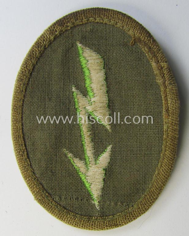 WH (Heeres) 'tropical-styled', trade- and/or special-career insignia (or: 'Signal Blitz') as was intended for a soldier who served within the: 'Panzer-Grenadier-Truppen'